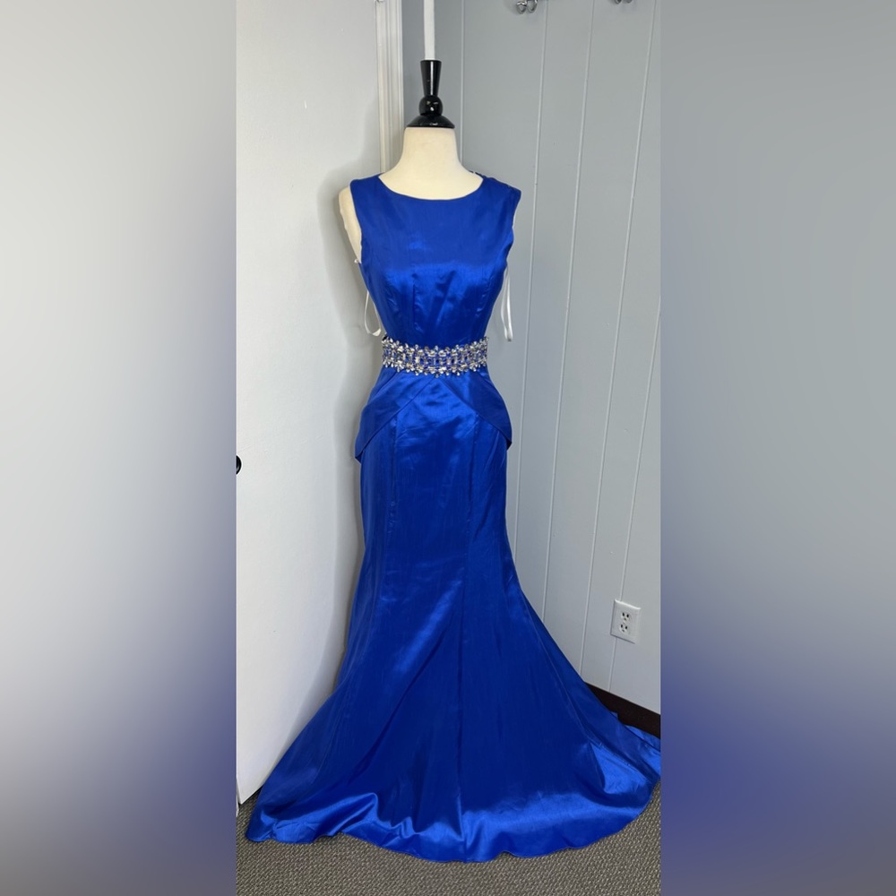 Prom/ formal dress/ pageant dress/ formal wedding